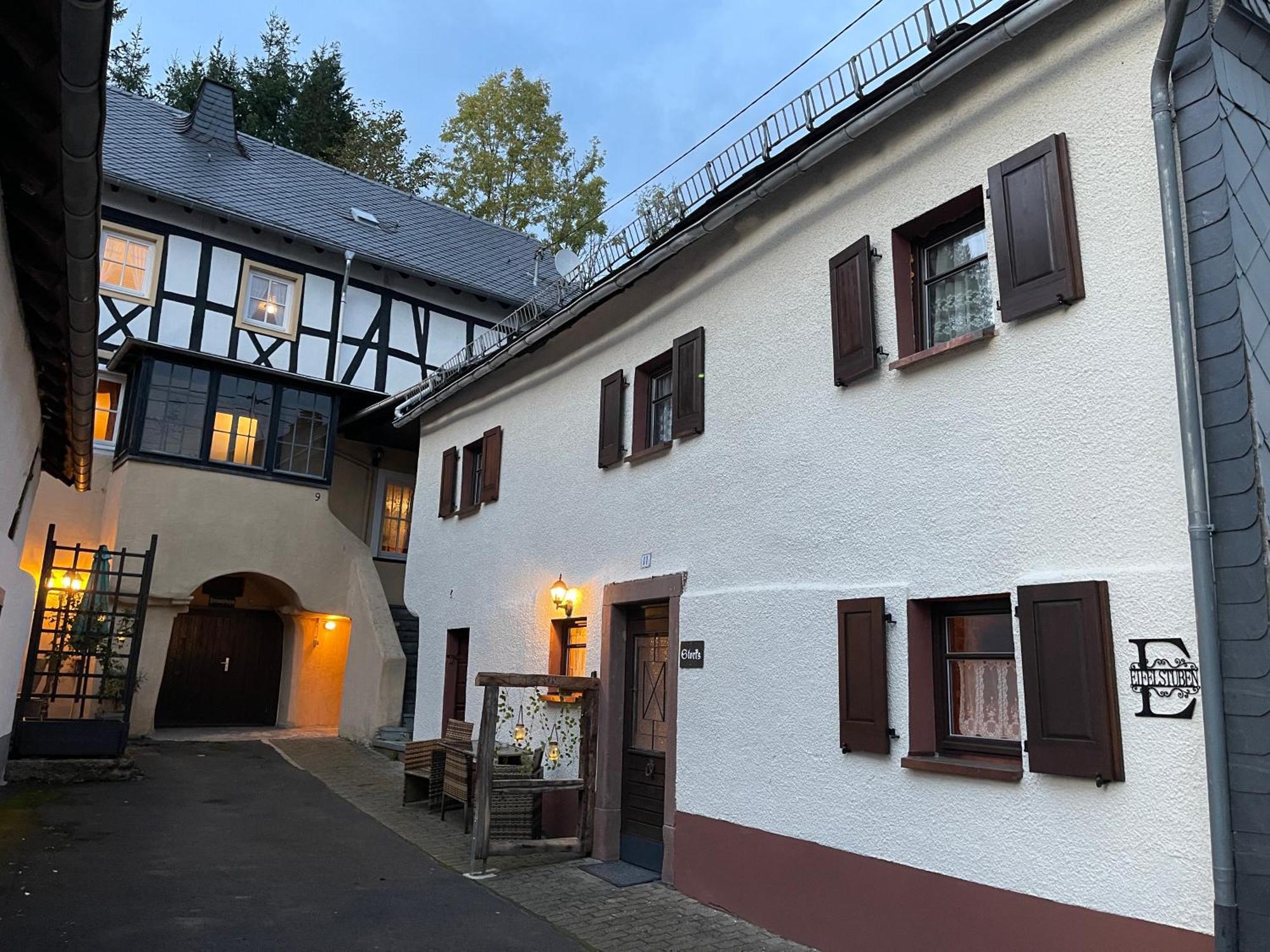 Ferienhaus Eifelstuben Mit Charme - Bauernstube Vulkaneifel - Naehe See Und Burgruine Ulmen Extérieur photo