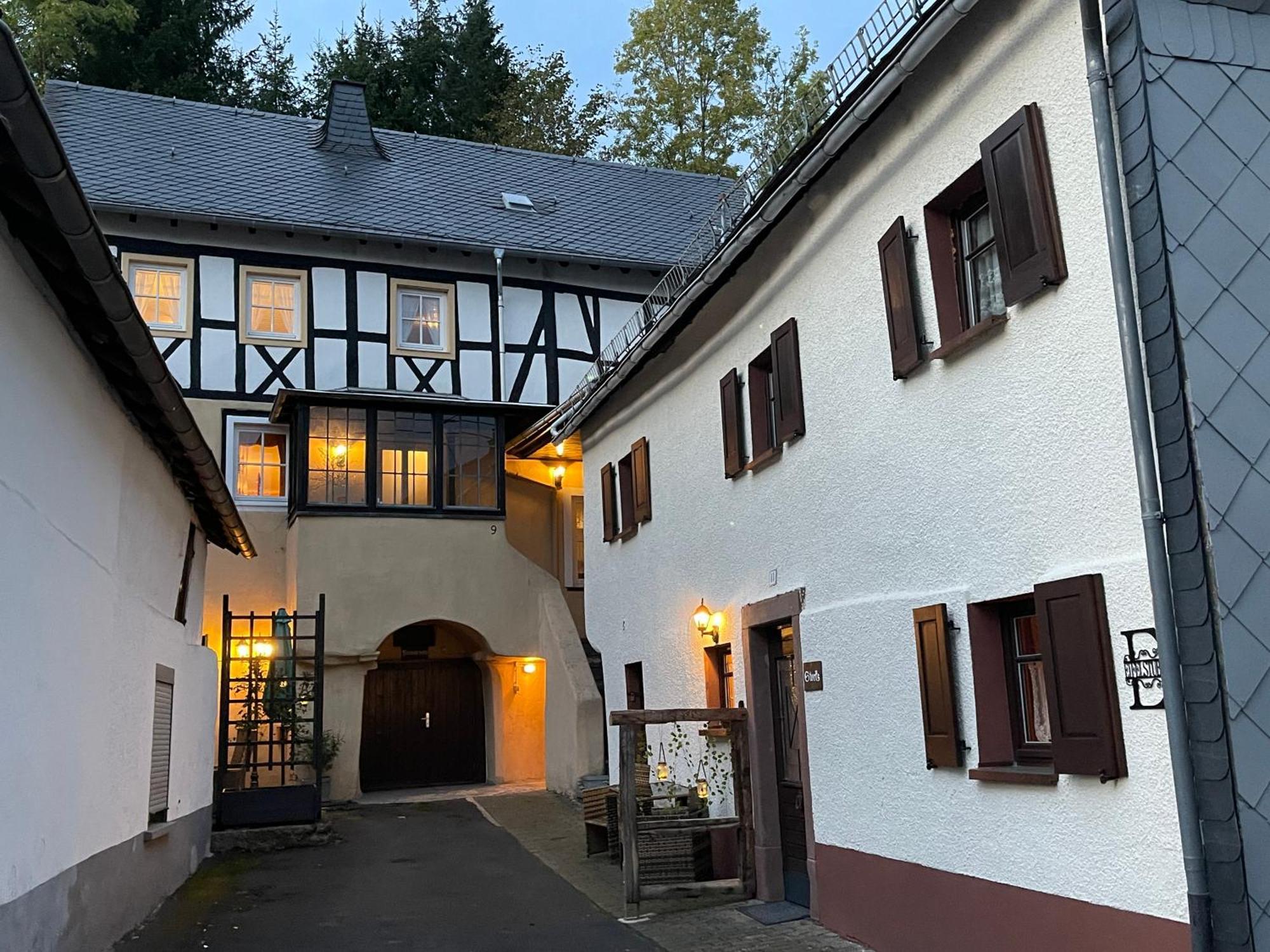 Ferienhaus Eifelstuben Mit Charme - Bauernstube Vulkaneifel - Naehe See Und Burgruine Ulmen Extérieur photo
